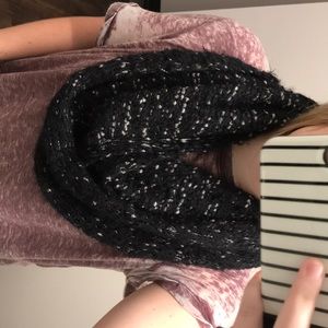 Infinity scarf! Extremely soft material🖤